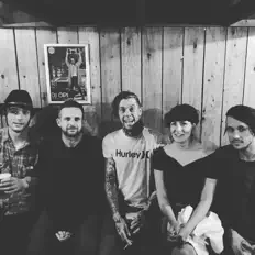 An Escape Plan सुनें, म्यूज़िक वीडियो देखें, बायो पढ़ें, दौरे की तारीखें और बहुत कुछ देखें!