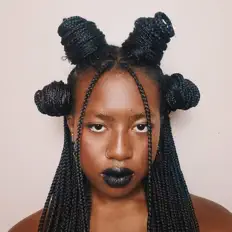 Malaika Khadijaaを聴いたり、ミュージックビデオを鑑賞したり、経歴やツアー日程などを確認したりしましょう！