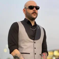 Ascolta Baghdad, guarda video musicali, leggi la biografia, vedi le date del tour & altro!