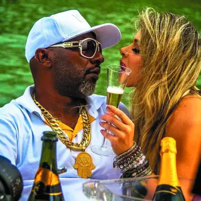Me Diga Com Carinho - Single - Mr Catra