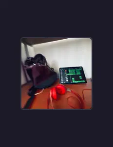 NADARE을(를) 듣고, 뮤직 비디오를 보고, 약력을 읽고, 투어 일정 등을 확인하세요!