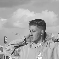 yung01 सुनें, म्यूज़िक वीडियो देखें, बायो पढ़ें, दौरे की तारीखें और बहुत कुछ देखें!