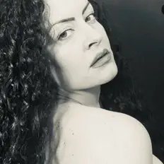 收听 Jula Rome、观看音乐视频、阅读小传、查看巡演日期等 ！