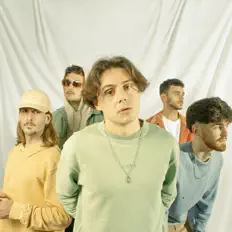 聆聽 HOLOGRAMMA、觀看音樂影片、閱讀小傳、查看巡演日期等！