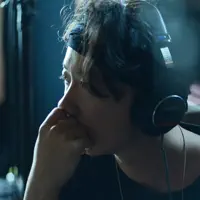 undefined을(를) 듣고, 뮤직 비디오를 보고, 약력을 읽고, 투어 일정 등을 확인하세요!