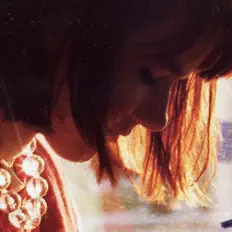 Hör dir Rebecka vem annars an, schau dir Musikvideos an, lies die Biografie, finde Tourdaten und mehr!