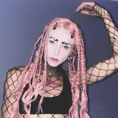 Posłuchaj wykonawcy Two Fang, obejrzyj teledyski, przeczytaj biografię, zobacz daty tras koncertowych i nie tylko!