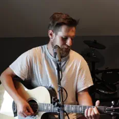 聆聽 Lawrence Senecal、觀看音樂影片、閱讀小傳、查看巡演日期等！