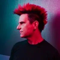Ascolta undefined, guarda video musicali, leggi la biografia, vedi le date del tour & altro!