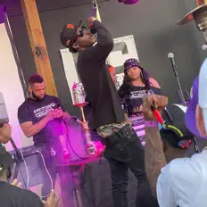 T1 256을(를) 듣고, 뮤직 비디오를 보고, 약력을 읽고, 투어 일정 등을 확인하세요!