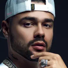 Poslechněte si interpreta Lucky Bossi, sledujte hudební videa, přečtěte si životopis, podívejte se na data turné a další informace.