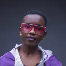 Ouve Elayn3, vê vídeos de música, lê a biografia, vê as datas da digressão e muito mais!