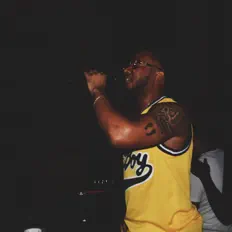 Ascolta FINESSIR, guarda video musicali, leggi la biografia, vedi le date del tour & altro!