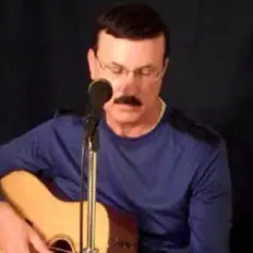 聆聽 Warren Stephens、觀看音樂影片、閱讀小傳、查看巡演日期等！