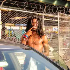 Hör dir Sha the Flash an, schau dir Musikvideos an, lies die Biografie, finde Tourdaten und mehr!