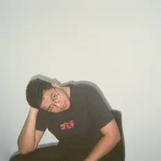 收听 Jëk、观看音乐视频、阅读小传、查看巡演日期等 ！