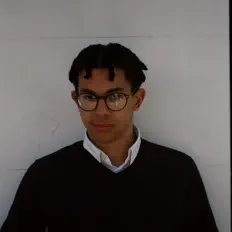 Jimothy Lacosteを聴いたり、ミュージックビデオを鑑賞したり、経歴やツアー日程などを確認したりしましょう！