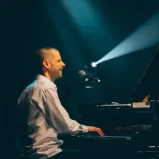 Listen to Jan-Christoph Mohr, watch music videos, read bio, see tour dates & more!