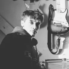 聆聽 Dioh、觀看音樂影片、閱讀小傳、查看巡演日期等！