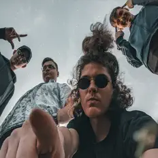 Poslechněte si interpreta Lil Pussy Gang, sledujte hudební videa, přečtěte si životopis, podívejte se na data turné a další informace.