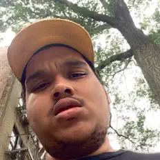 Hör dir Andy Frenchtoast an, schau dir Musikvideos an, lies die Biografie, finde Tourdaten und mehr!