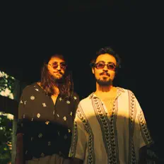 聆聽 Herhangi Bir Evren、觀看音樂影片、閱讀小傳、查看巡演日期等！
