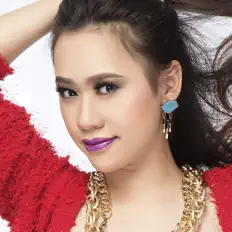 收听 លី អ៊ីវ៉ាធីណា、观看音乐视频、阅读小传、查看巡演日期等 ！