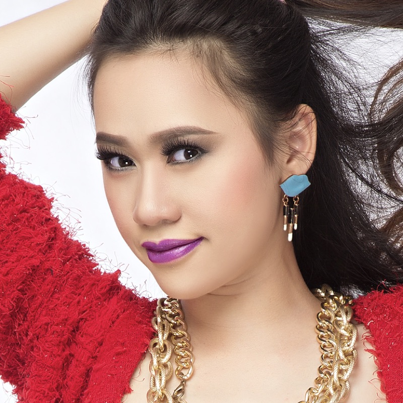 លី អ៊ីវ៉ាធីណា - សុំទោស