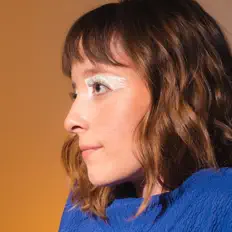 Hör dir Juneau Marie an, schau dir Musikvideos an, lies die Biografie, finde Tourdaten und mehr!