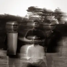 Teori dinle, müzik videolarını izle, biyografisini oku, tur tarihlerini ve daha fazlasını gör!