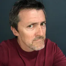 Poslechněte si interpreta Tony Alderman, sledujte hudební videa, přečtěte si životopis, podívejte se na data turné a další informace.