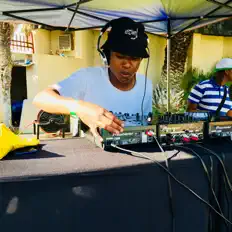 DJ Sammy Dollar 98 dinle, müzik videolarını izle, biyografisini oku, tur tarihlerini ve daha fazlasını gör!