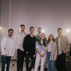 Poslechněte si interpreta Light Up Worship, sledujte hudební videa, přečtěte si životopis, podívejte se na data turné a další informace.