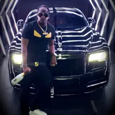 Ascolta Caine, guarda video musicali, leggi la biografia, vedi le date del tour & altro!