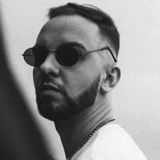 Dengarkan brof.one, tonton video musik, baca bio, lihat tanggal tur & lainnya!