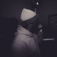 LeVae을(를) 듣고, 뮤직 비디오를 보고, 약력을 읽고, 투어 일정 등을 확인하세요!