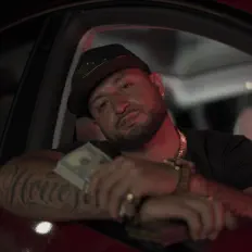 聆聽 J. Scoops、觀看音樂影片、閱讀小傳、查看巡演日期等！