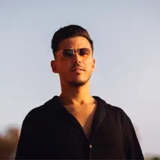 Écoutez Elkins, regardez des vidéoclips, lisez la biographie, consultez les dates de tournée et plus encore !