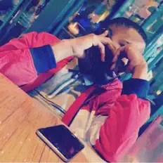 Cuzzyy을(를) 듣고, 뮤직 비디오를 보고, 약력을 읽고, 투어 일정 등을 확인하세요!