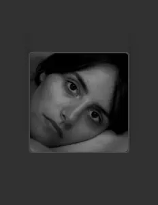 聆聽 Emma Beatson、觀看音樂影片、閱讀小傳、查看巡演日期等！