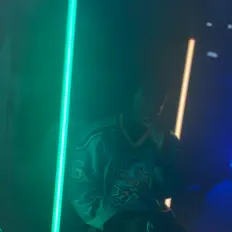 聆聽 Sleazyboysleep、觀看音樂影片、閱讀小傳、查看巡演日期等！