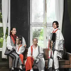 Listen to GG ГуляйГород, watch music videos, read bio, see tour dates & more!