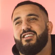 Dengarkan EFN, tonton video musik, baca bio, lihat tanggal tur & lainnya!