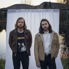 Hör dir New Bleach an, schau dir Musikvideos an, lies die Biografie, finde Tourdaten und mehr!