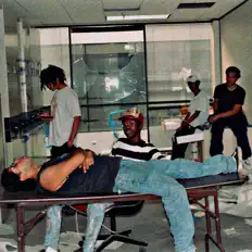 Luister naar STRANGERS, bekijk muziekvideo's, lees de bio, bekijk de tourdata, en meer!