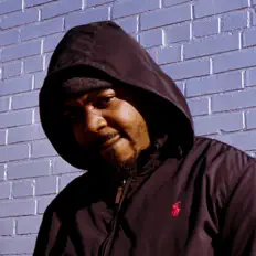 聆聽 Leano、觀看音樂影片、閱讀小傳、查看巡演日期等！