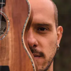 Écoutez EU VIVO ISSO, regardez des vidéoclips, lisez la biographie, consultez les dates de tournée et plus encore !