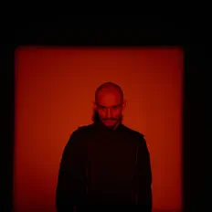 Escucha a T-13, mira videos musicales, lee su biografía, consulta las fechas de las gira y más.