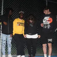 聆聽 SCUFFMOB、觀看音樂影片、閱讀小傳、查看巡演日期等！