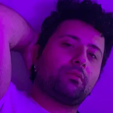 Ascolta Komorebi, guarda video musicali, leggi la biografia, vedi le date del tour & altro!